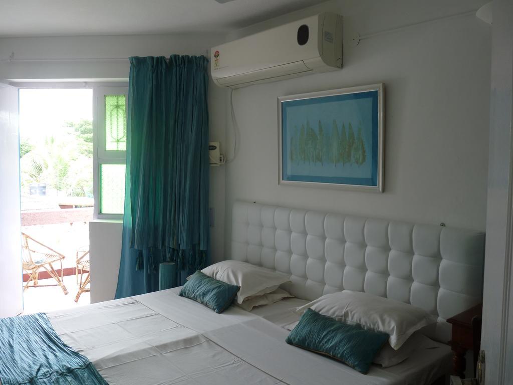 L'Escale Hotel Pondicherry Bilik gambar